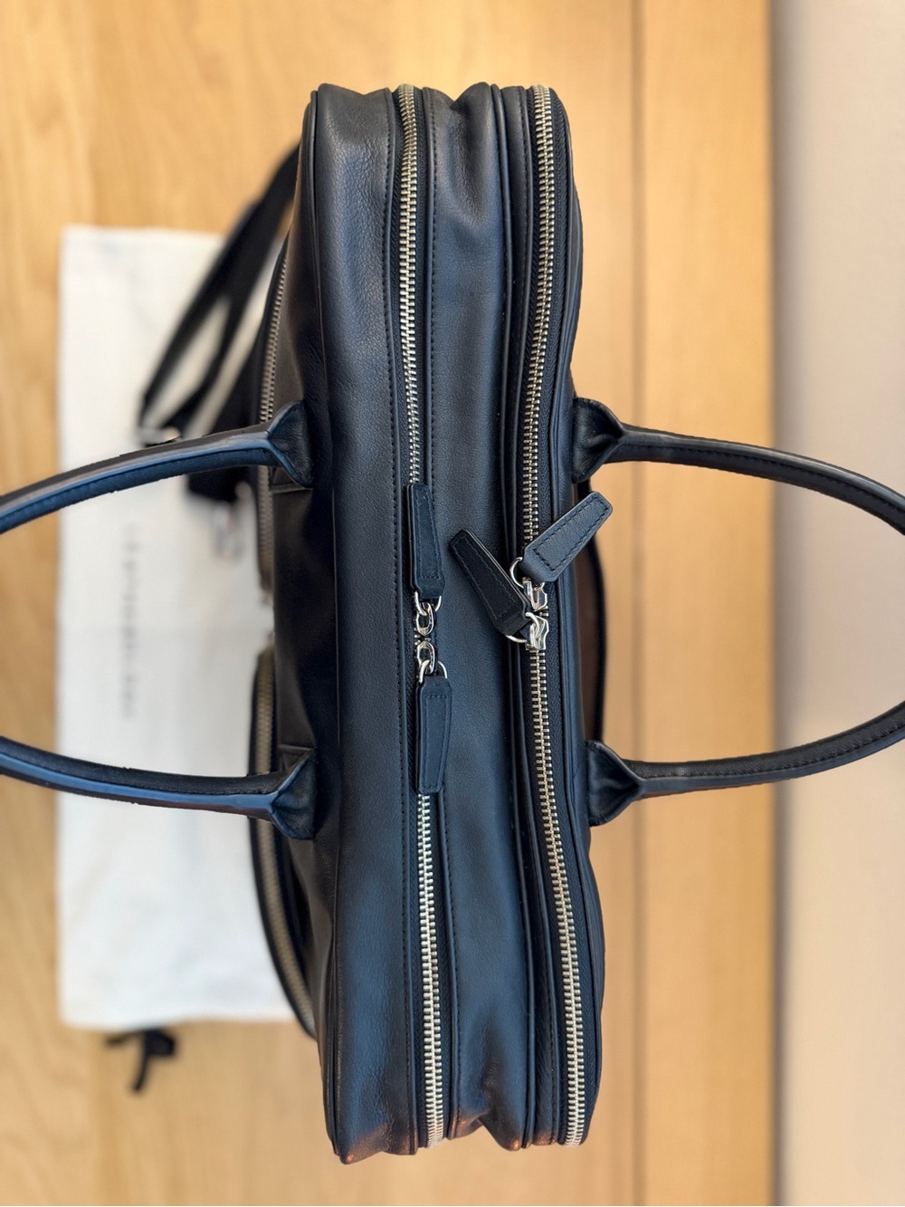 Leatherology Men’s Warren Large Black Leather Briefcase with Dual Front Pockets - Picture 4 of 16